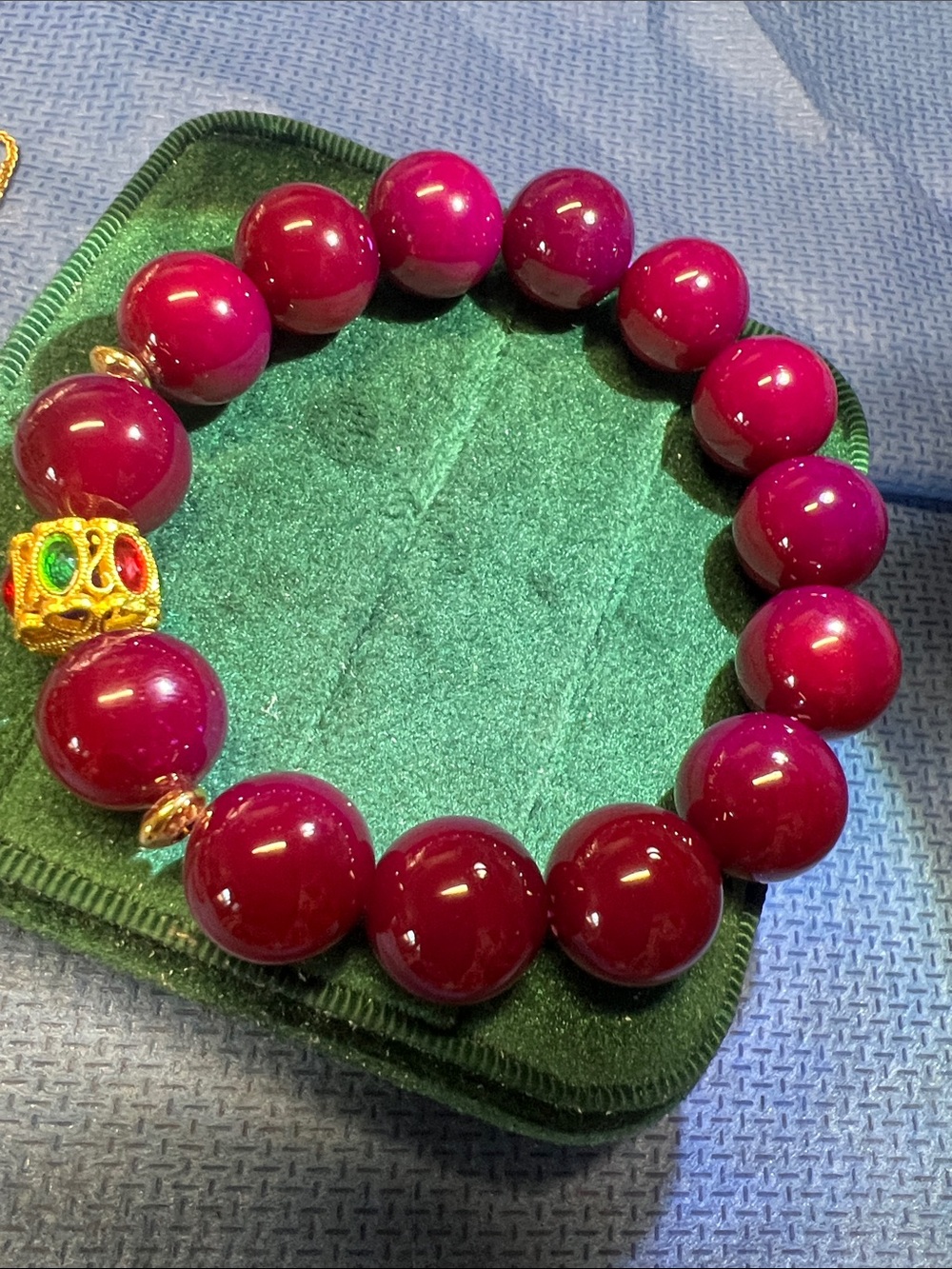 Elegant Fuchsia Bead Bracelet with Gold Accent - Women Jewelry purple agate